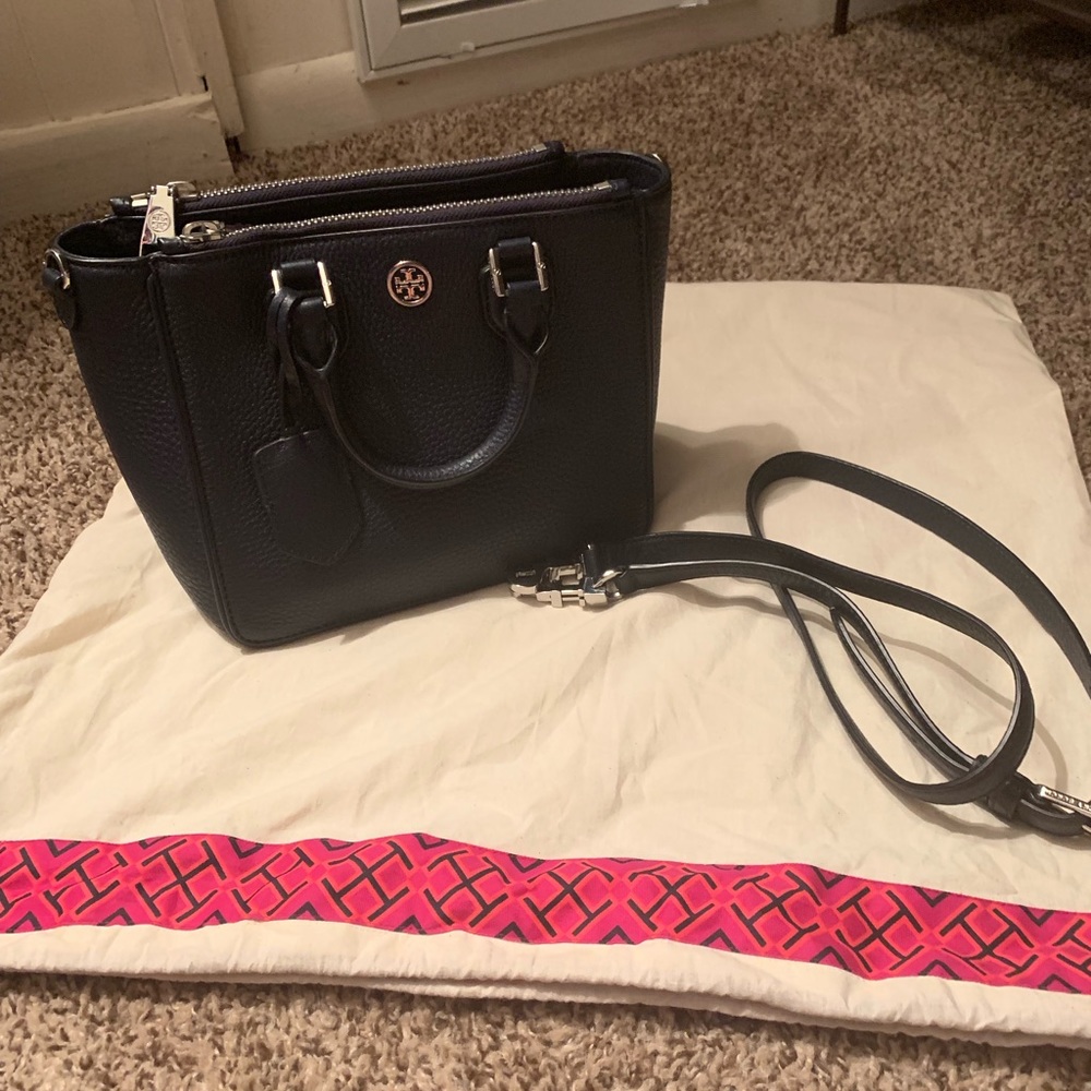 SOLD! Tory Burch tote in pebbled leather